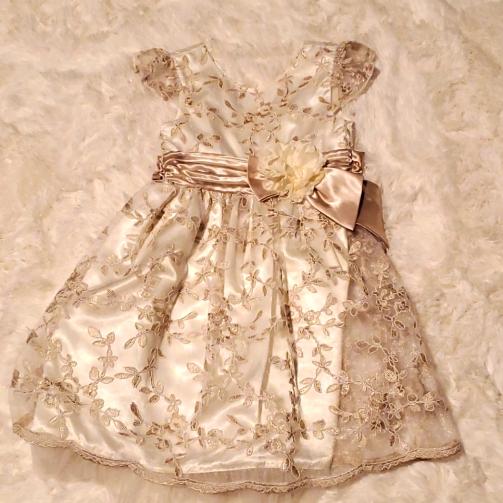 Girl's formal dress